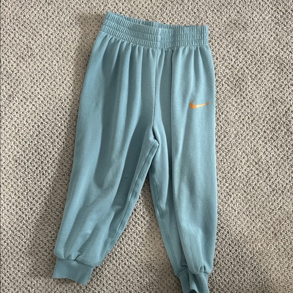 Nike Light Blue Sweatshirt and Joggers Set - Picture 7 of 8